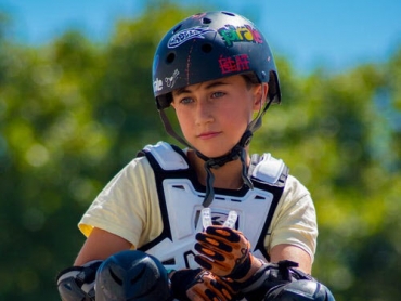 Làm sao để trẻ em không sợ đội mũ bảo hiểm?