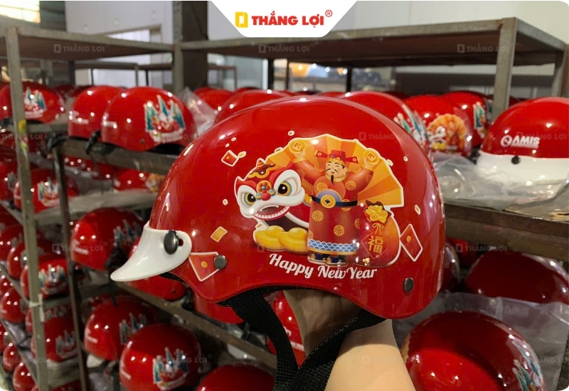 Đặc điểm thiết kế Nón bảo hiểm in logo Thiết bị y tế Thành Trung