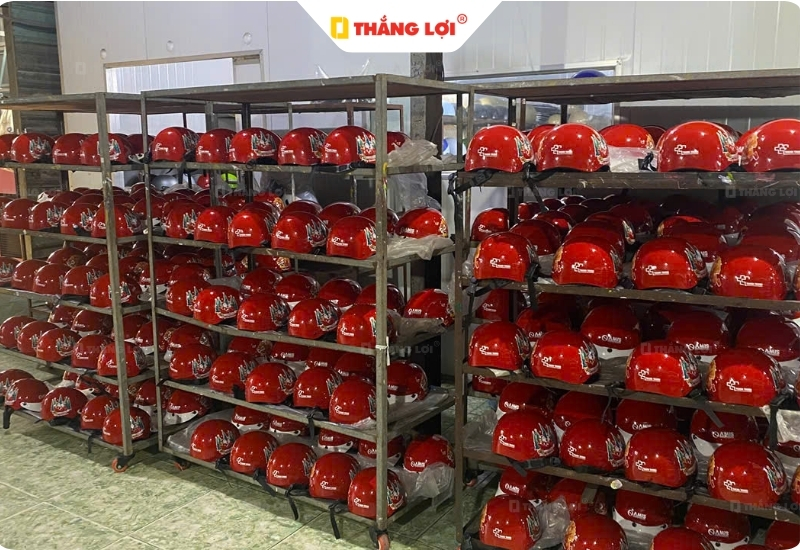 Nón bảo hiểm Thắng Lợi sản xuất quà tặng Tết