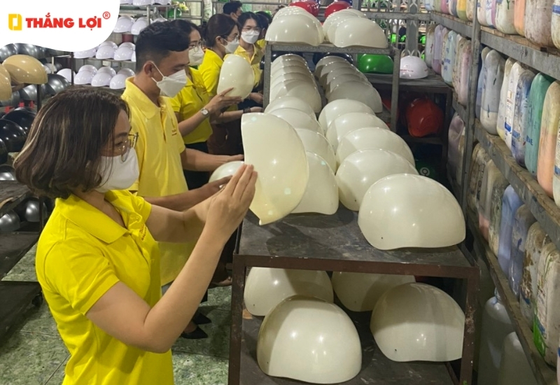 Quy trình ép phôi sản xuất nón bảo hiểm