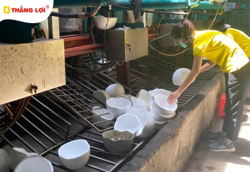 Quy trình ép xốp nón sản xuất nón bảo hiểm