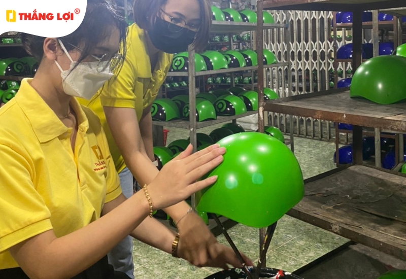 Quy trình sơn nón sản xuất nón bảo hiểm