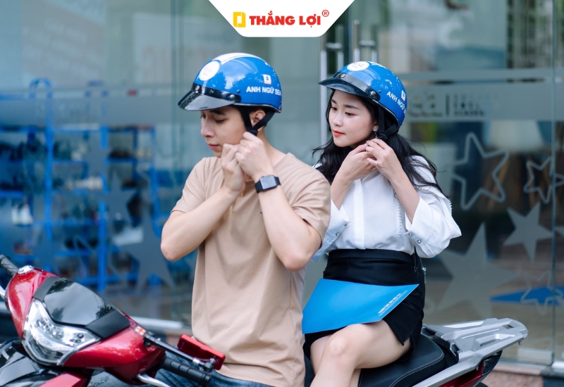 Nón bảo hiểm cho học sinh THPT