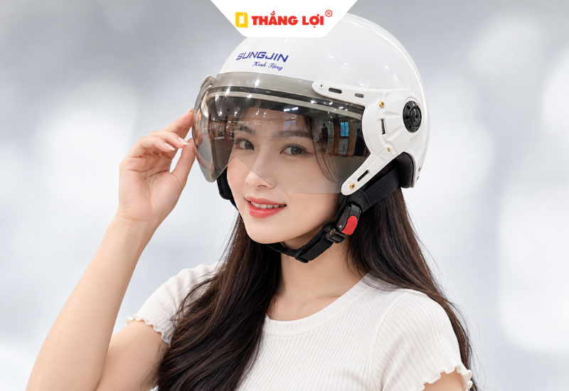 Mũ bảo hiểm có kính cho nữ làm quà tặng nhân viên công ty