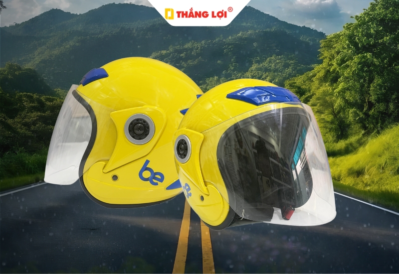 Nón 3/4 kính dài chắn gió cực phù hợp khi trời mưa