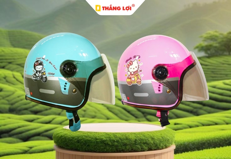 Mẫu mũ bảo hiểm Hello Kitty màu xanh hồng có kính