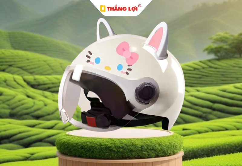 Mẫu mũ bảo hiểm Hello Kitty màu trắng có kính tai mèo