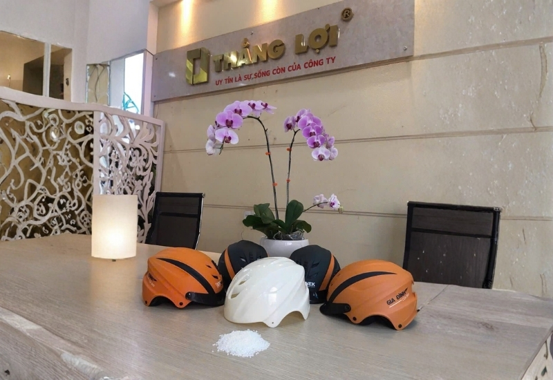 Xưởng sản xuất nón bảo hiểm in logo doanh nghiệp theo yêu cầu