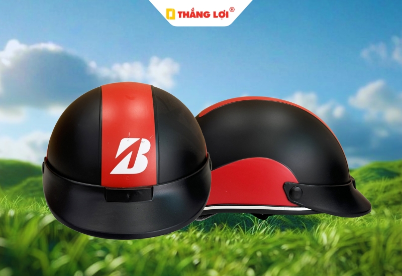 Nón bảo hiểm đen viền đỏ in logo Bridgestone