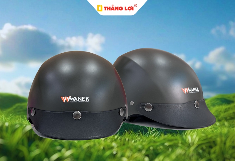 Nón bảo hiểm đen tuyền in logo Wanek