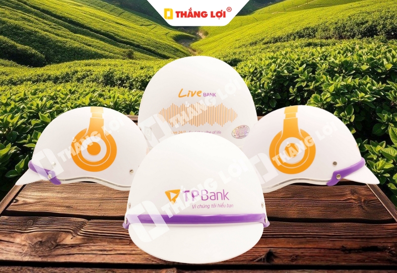 Mẫu nón bảo hiểm màu trắng in logo ngân hàng TP Bank