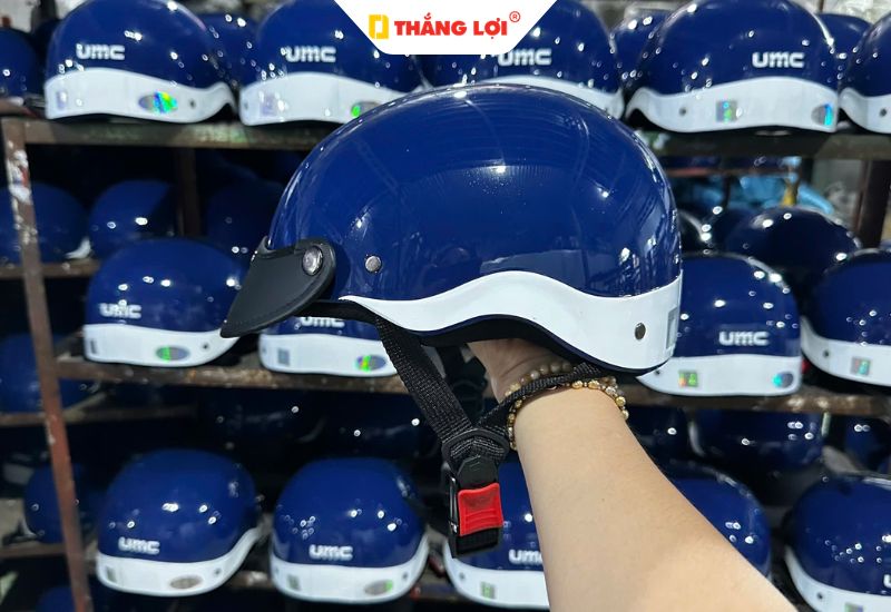 Vấn đề khách hàng thường gặp khi chọn nón bảo hiểm quà tặng màu xanh dương