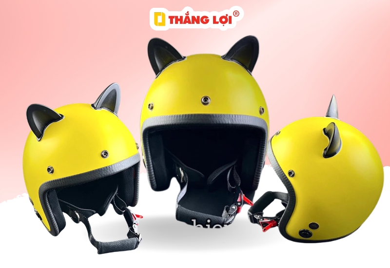 Mẫu mũ bảo hiểm 3 phần 4 gắn tai mèo màu vàng