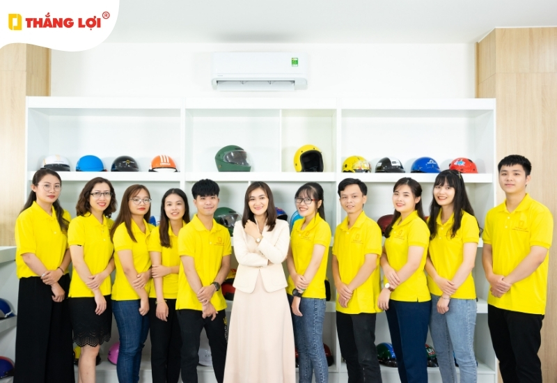 Nón bảo hiểm in logo Thắng Lợi vì cộng đồng