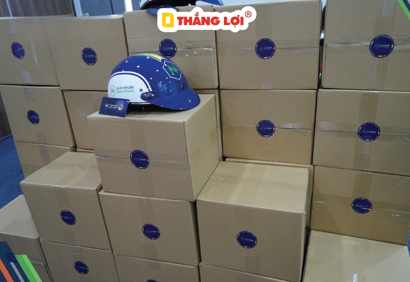 Dùng nón bảo hiểm bất động sản cho sự kiện mở bán dự án, lễ giới thiệu, roadshow