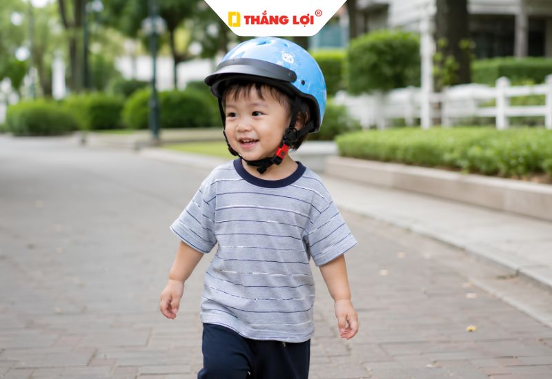 Chọn kích cỡ nón bảo hiểm phù hợp cho bé từ 1 đến 6 tuổi
