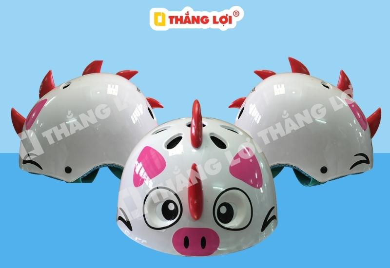 Mũ bảo hiểm hình con heo có sừng