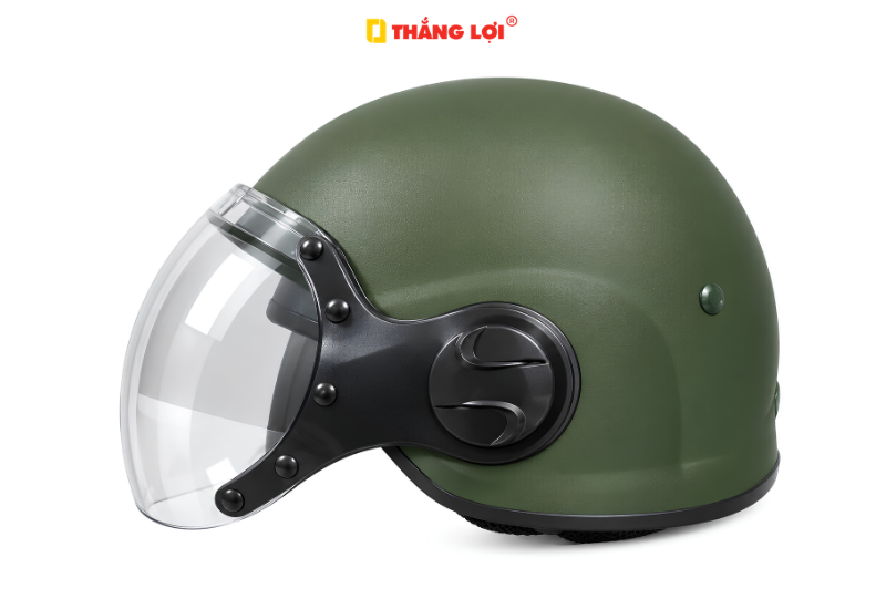 Nón bảo hiểm màu xanh rêu có kính tiện dụng, bảo vệ tốt