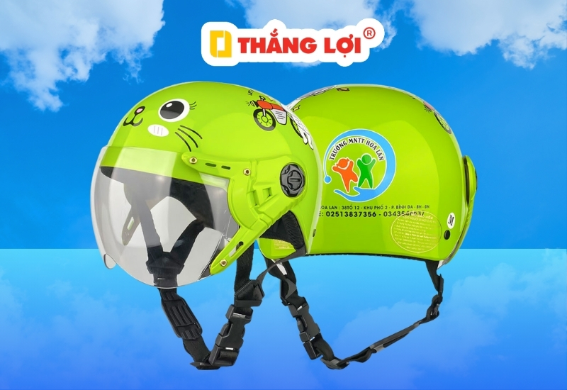 Nón bảo hiểm quà tặng cho trẻ em trường mầm non MNTT Hoa Lan