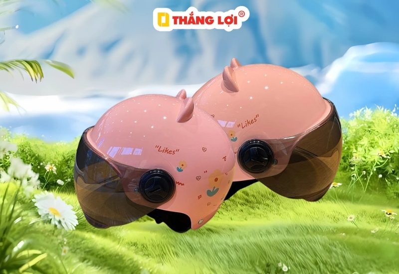 Mũ bảo hiểm tai gấu màu hồng có kính