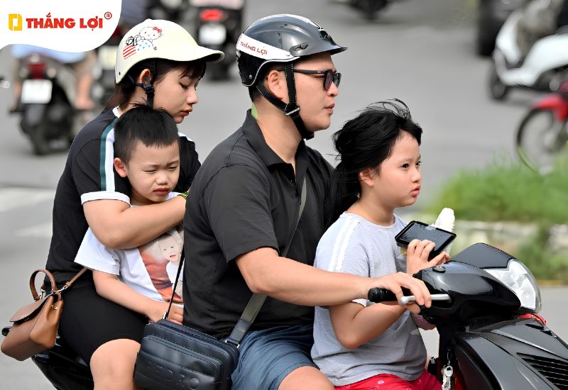 Trẻ em bao nhiêu tuổi phải đội nón bảo hiểm theo quy định