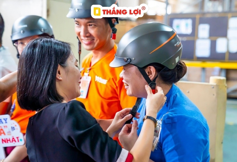 quà tặng sinh nhật công ty tinh tế gắn liền với thương hiệu