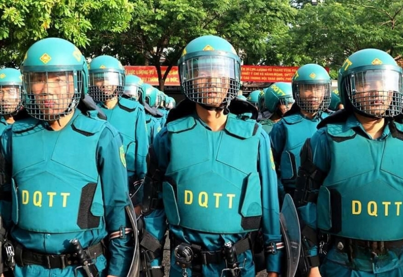 Nón bảo hiểm dân quân tự vệ là gì