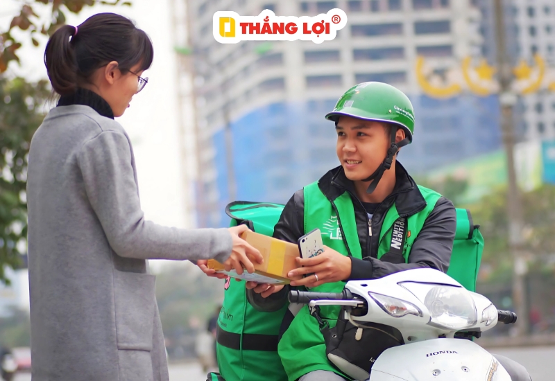 Đơn vị vận chuyển thường sử dụng nón bảo hiểm in logo giúp tăng nhận diện